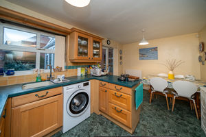 KITCHEN- click for photo gallery